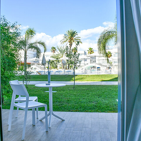 Poolview room | Maritim Resort Calabria