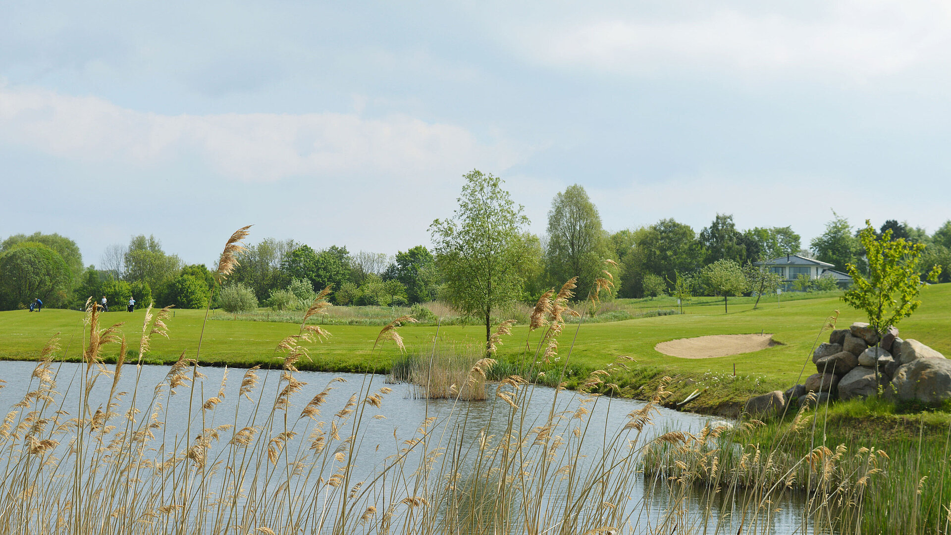 Golf course with pond Golf course with pond | Maritim Golfpark Ostsee