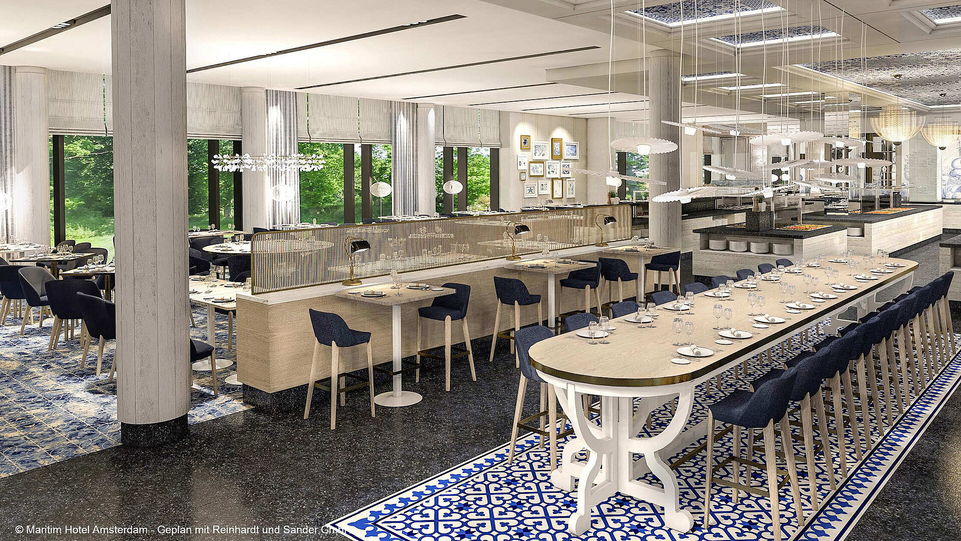 Bright restaurant at Maritim Hotel Amsterdam with modern details